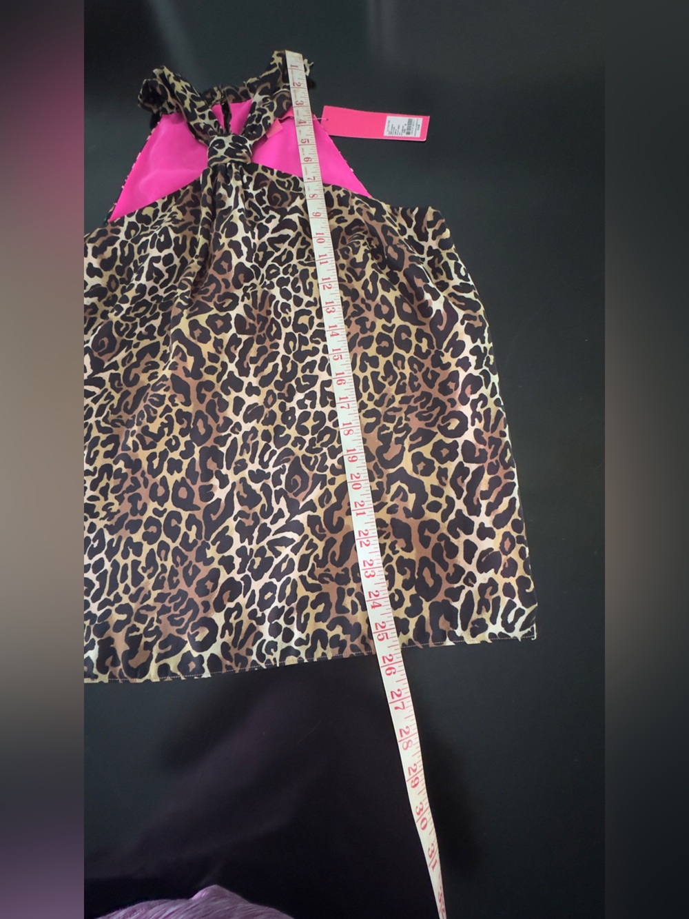 Lilly Pulitzer Caden Top featuring a classic leopard print & Pink Lining. Size M - Picture 7 of 8